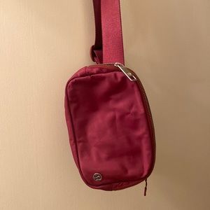Lululemon Everywhere Belt Bag